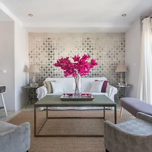 Behouse Avenida , Seville Spain